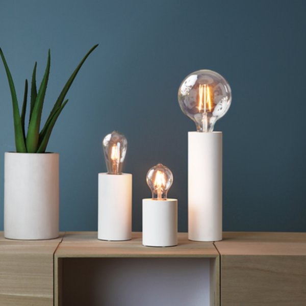 Socle blanc tube